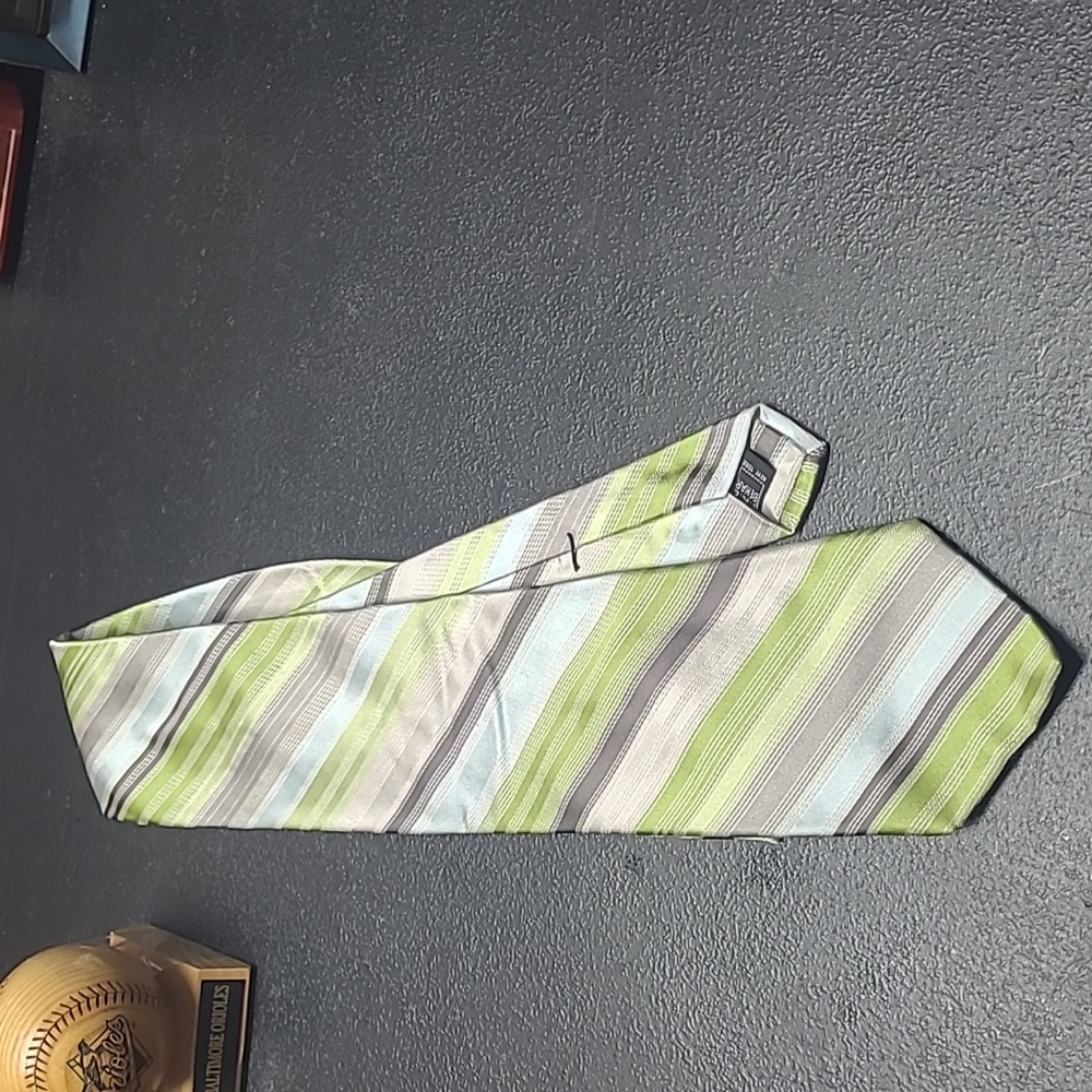 IKE BEHAR 100% silk tie